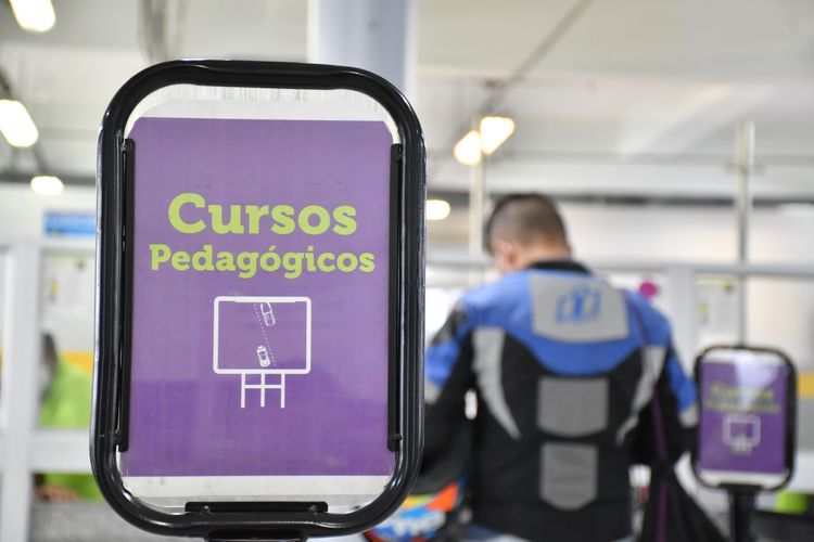 Aviso de señalización Cursos Pedagógicos – Foto: Cortesía Secretaría Distrital de Movilidad  