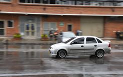 Vehículo particular tránsito por las vías de Bogotá - Foto: Felipe Rocha © Consorcio Circulemos Digital, 2023 